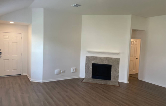 1503 IMPERIAL MNR LN