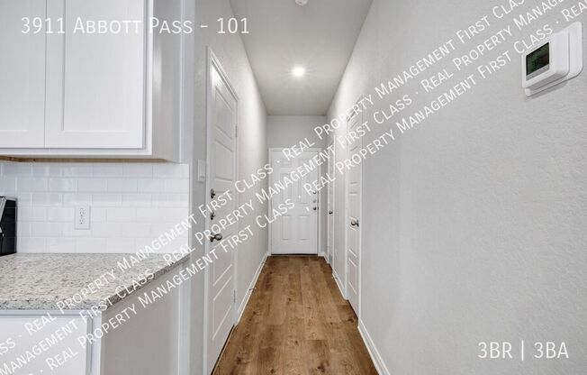 3911 ABBOTT PASS