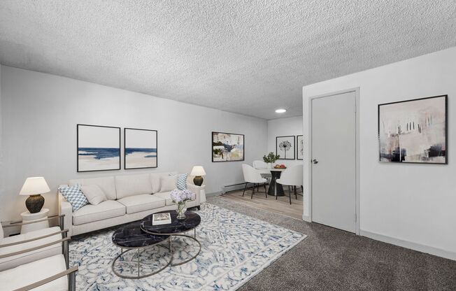 2 beds, 1 bath, 700 sqft, $999