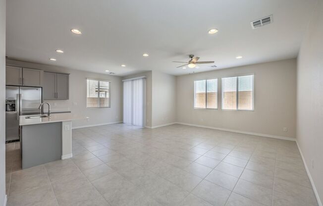 Fully Upgraded - 4bedroom & 2.5 bathrooms-