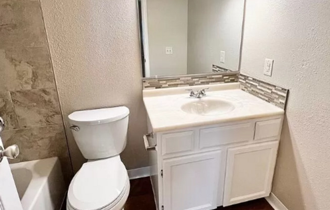 2 beds, 1 bath, $1,995