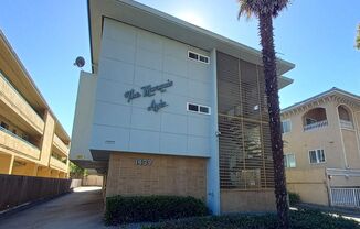 1439 El Camino Real