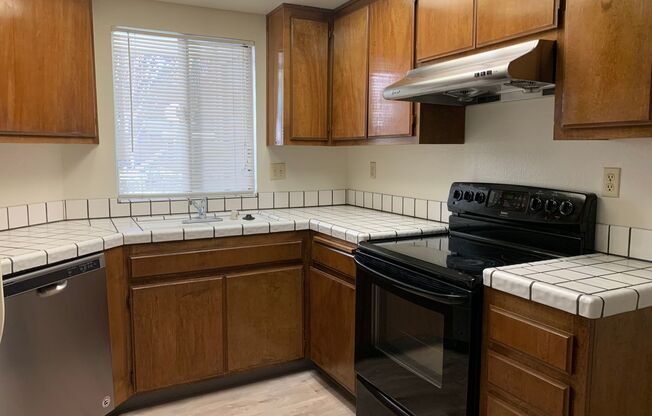 2 beds, 2 baths, $2,595