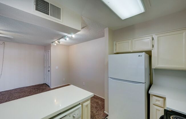 2 beds, 2 baths, $1,350, Unit # 2B