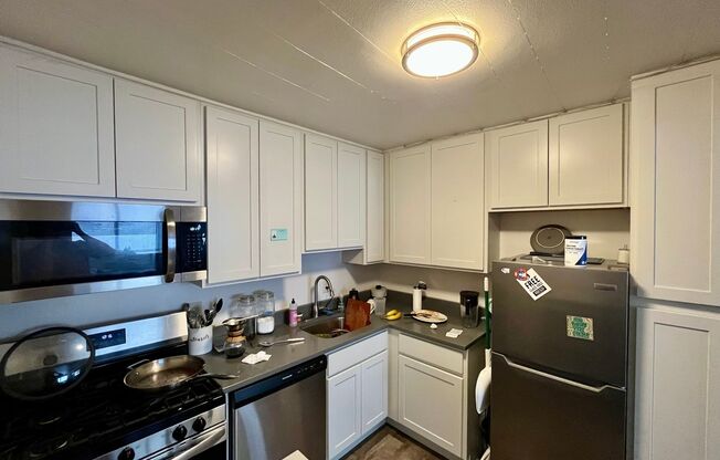 1 bed, 1 bath, $1,095, Unit 305