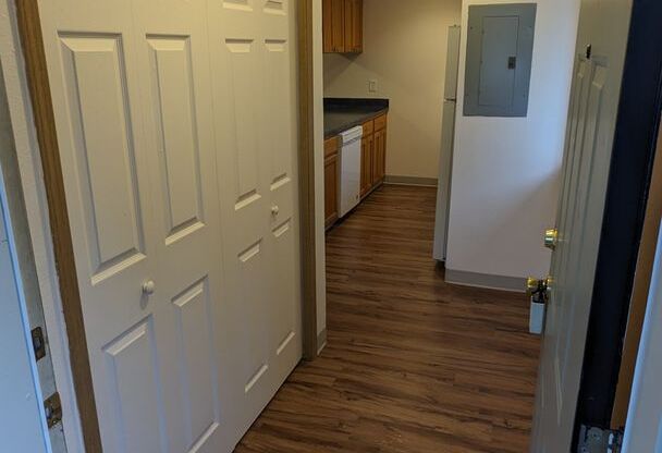 1 bed, 1 bath, 650 sqft, $1,200, Unit 19