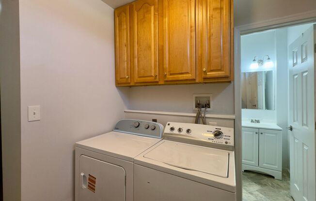 Charming 2BD/3BA Townhome with Bonus Room in Baltimore Highlands, MD!