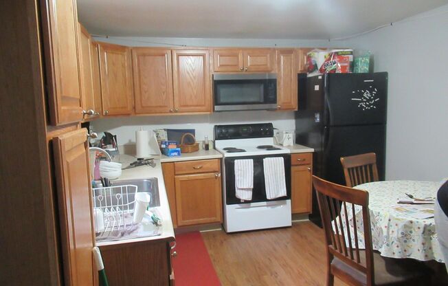 Spacious 3 bed/1 bath basement unit available June 10th