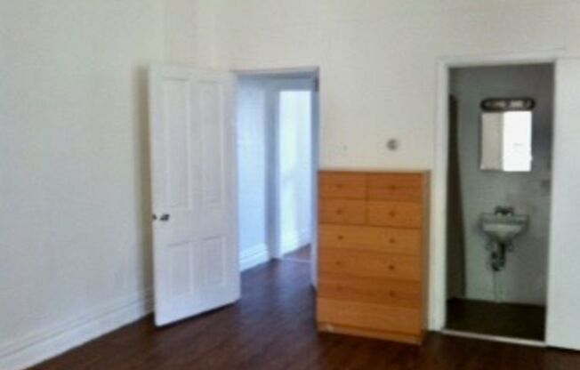 1 bed, 1 bath, 605 sqft, $795, Unit 1