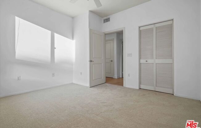 1 bed, 1 bath, 735 sqft, $2,500, Unit 339