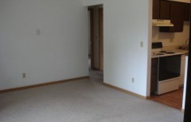 2 beds, 1 bath, $850, Unit 2831 #08