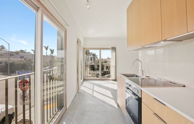 Studio, 1 bath, 401 sqft, $2,195, Unit 402