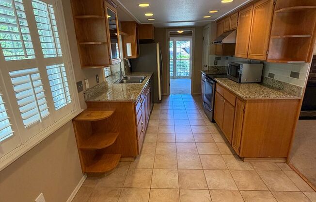 15802 SE 47 ST