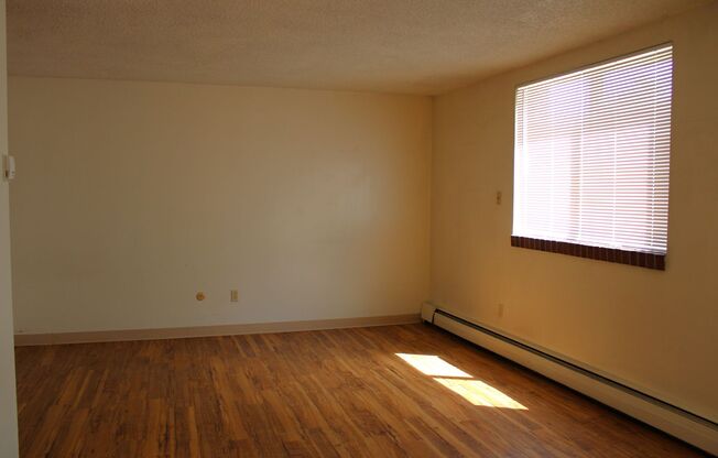 308 E. Oak St