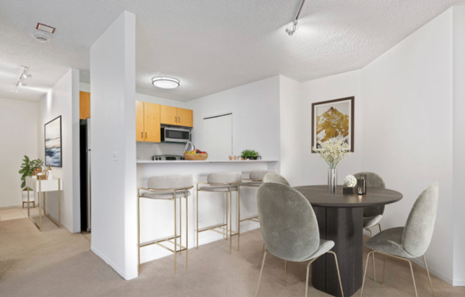 710 N DEARBORN