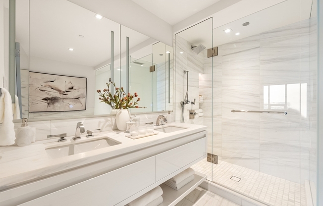 3 beds, 3.5 baths, 3,090 sqft, $40,000, Unit 15CD