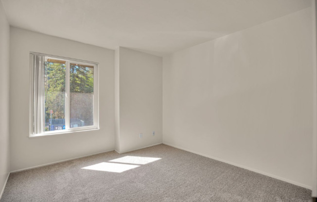 2 beds, 1 bath, 900 sqft, $1,575, Unit 760-24