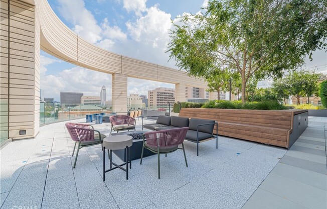 1 bed, 1 bath, 711 sqft, $2,800, Unit 1414