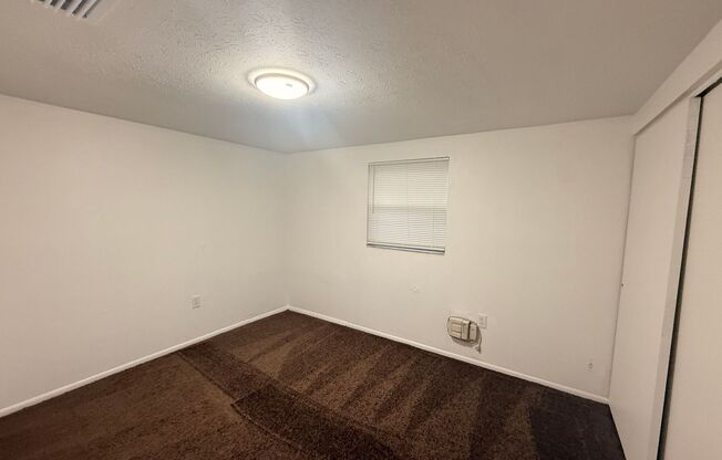 2 beds, 1 bath, 750 sqft, $1,400, Unit B