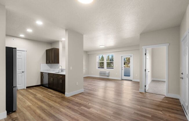 3 beds, 2 baths, 1,511 sqft, $1,995, Unit J-404