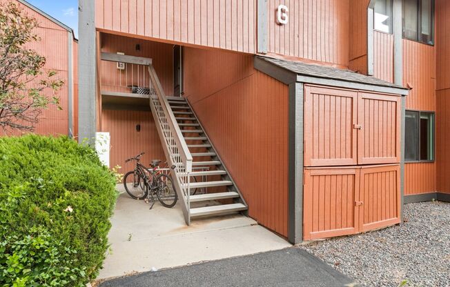 2 Bedroom, 1 Bathroom Apartment.