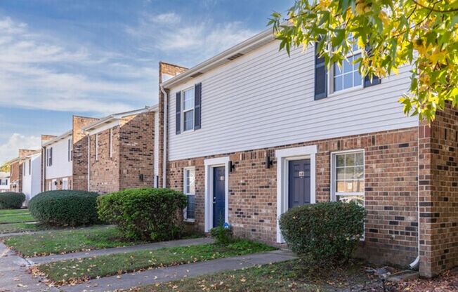 2 beds, 1.5 baths, 1,002 sqft, $1,288, Unit 688