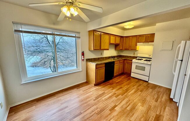 2 beds, 1 bath, 1,000 sqft, $1,345, Unit 623 Flint Rd. #4