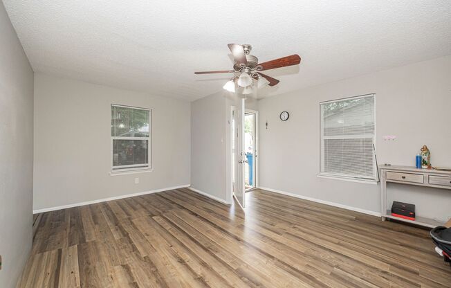 Spacious 2 Bed, 2 Bath Duplex with Huge Backyard – Aubrey ISD - 15 DAYS RENT FREE + FAST APPROVAL!