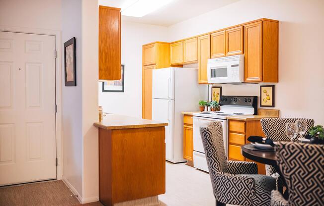 2 beds, 2 baths, 937 sqft, $1,750