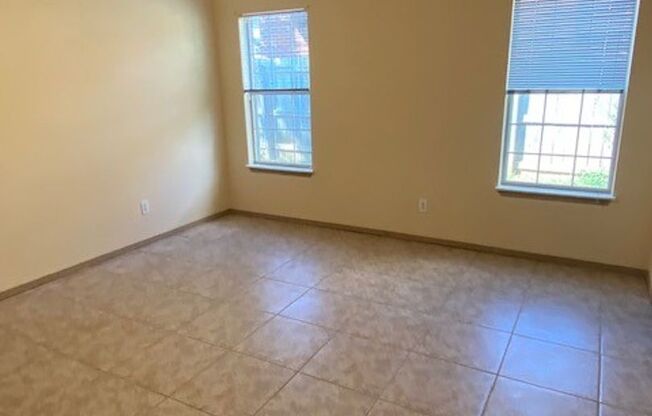 3 beds, 2 baths, $1,450