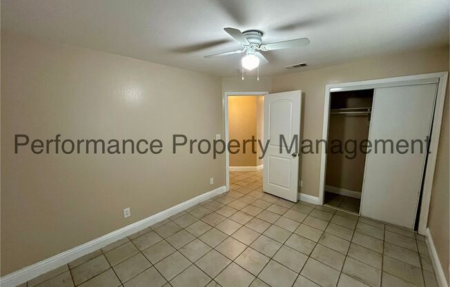 3 beds, 2 baths, $1,700, Unit A