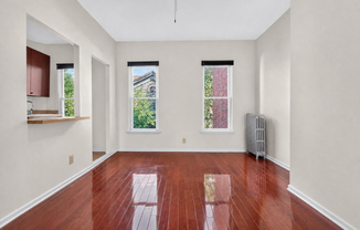 8 STANHOPE ST