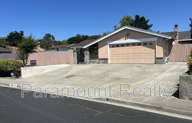 974 CORAL DR