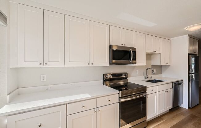 2 beds, 1.5 baths, 900 sqft, $2,195, Unit Unit 13