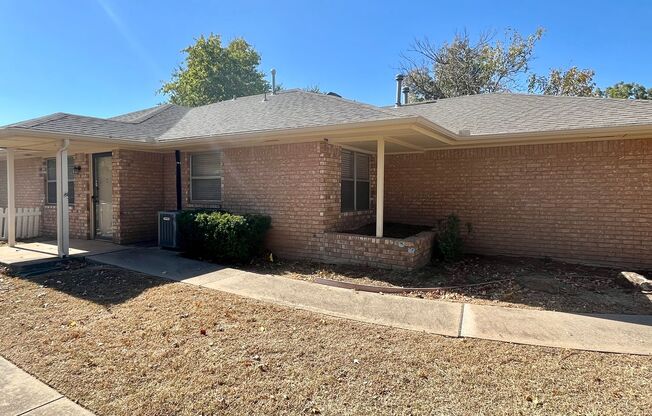 Beautiful 2 Bed 1 Bath Home in Downtown Edmond