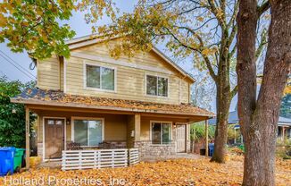 6543-6547 SE Woodstock Blvd.