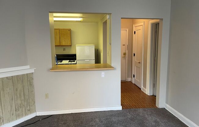 1 bed, 1 bath, $825, Unit 31