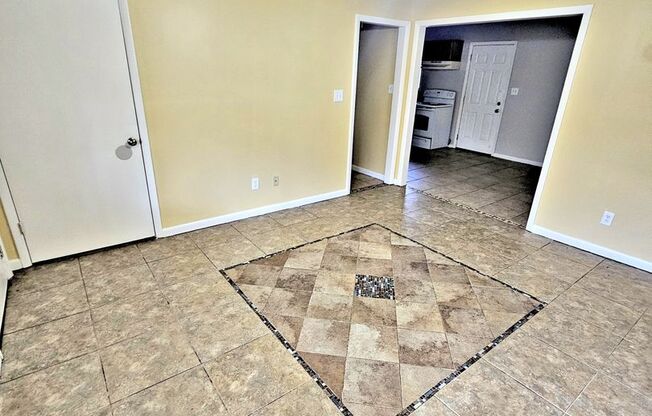 HOUSE FOR RENT - DECATUR SW