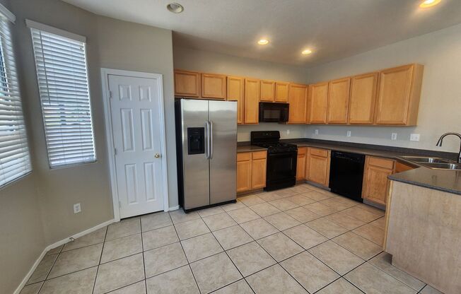 4 beds, 2.5 baths, $2,295