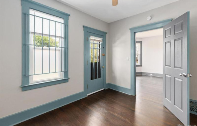 1505 W EUCLID