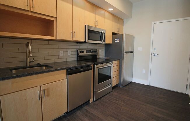 1 bed, 1 bath, 533 sqft, $1,425, Unit APT 719