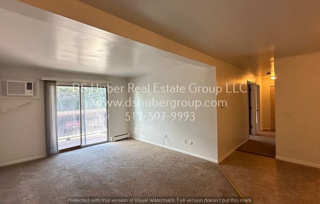 1016 E GREENLAWN
