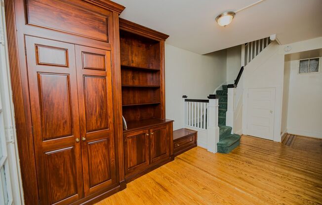2026/2027 JHU off-campus Renovated Charles Village 5bd/2ba w/ W/D & CAC Available 6/9/26
