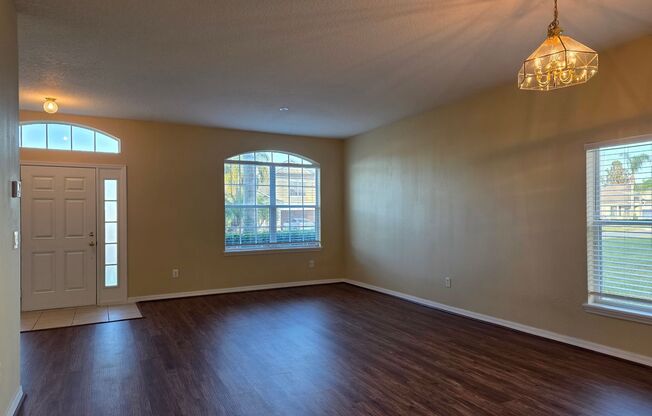 3 Bedroom, 2 Bathroom Home in Sanford!