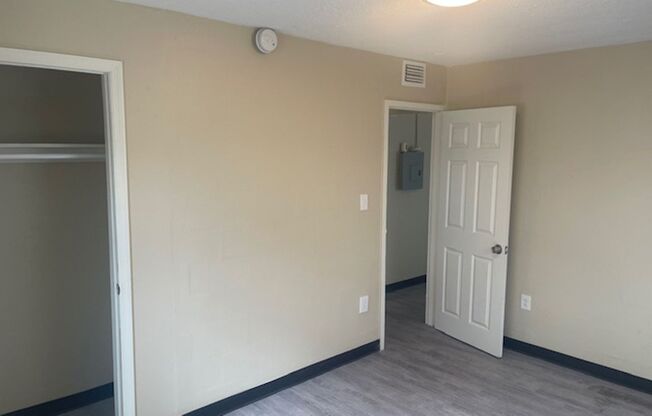 2 beds, 1 bath, 550 sqft, $1,395, Unit Unit 1