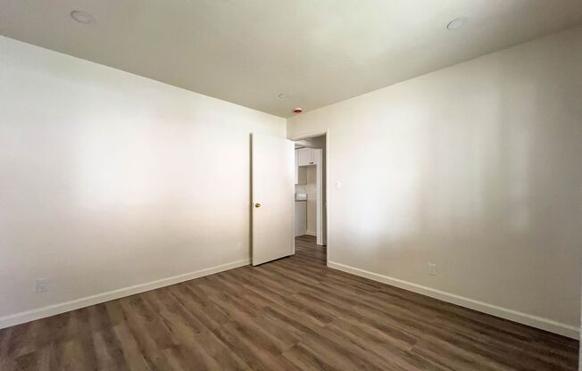 1 bed, 1 bath, 700 sqft, $1,950, Unit F