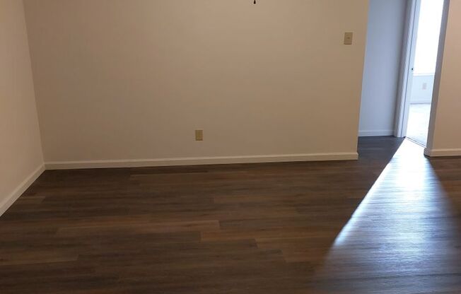 2 beds, 1 bath, 800 sqft, $1,075, Unit 190306