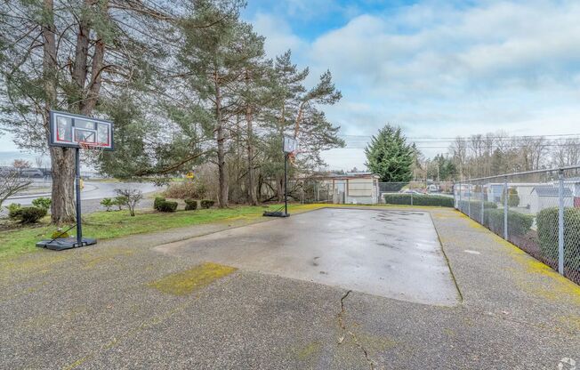 1 bed, 1 bath, 590 sqft, $1,395, Unit 924