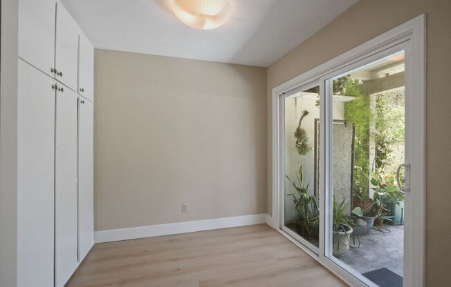 23732 Hillhurst Dr. Apt 1 Laguna Niguel, CA 92677
