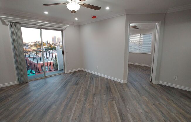 2 beds, 2 baths, 950 sqft, $2,850, Unit 320